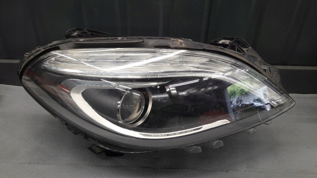 Frontscheinwerfer Mercedes-Benz W246 A2468200861 Xenon Rechts Headlight