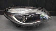 Load image into Gallery viewer, Frontscheinwerfer Mercedes-Benz W246 A2468200861 Xenon Rechts Headlight