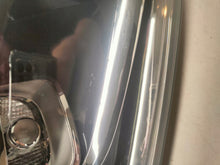 Laden Sie das Bild in den Galerie-Viewer, Frontscheinwerfer VW Touareg 7P1941034A Xenon Rechts Scheinwerfer Headlight