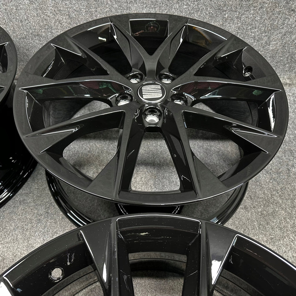 4x Alufelge 18 Zoll 7.5" 5x112 51ET Glanz Schwarz 5F0601025AA Seat Leon FEL2413924910qx