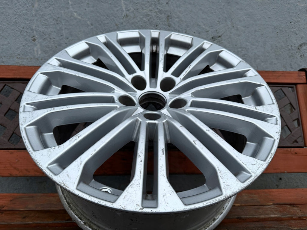 1x Alufelge 18 Zoll 8.0" 5x112 31ET Glanz Silber 8W0601025EE Audi A4 B9