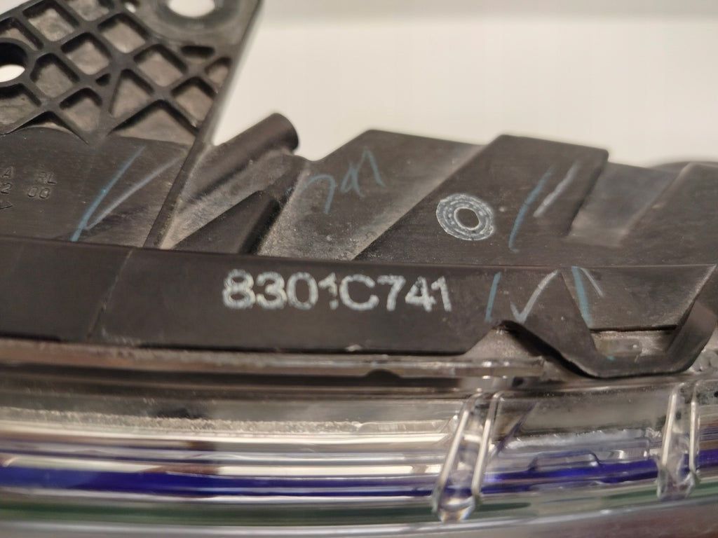 Frontscheinwerfer Mitsubishi L200 8301C741 Xenon Links Scheinwerfer Headlight