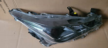 Laden Sie das Bild in den Galerie-Viewer, Frontscheinwerfer Toyota Corolla 81110-02T31 Rechts Scheinwerfer Headlight SCH2432422085vk