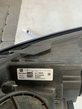 Laden Sie das Bild in den Galerie-Viewer, Frontscheinwerfer Opel Astra 39179826 Rechts Scheinwerfer Headlight SCH4366333284kt