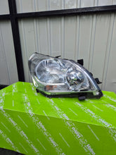 Laden Sie das Bild in den Galerie-Viewer, Frontscheinwerfer Toyota Verso 81110-0F100 Rechts Scheinwerfer Headlight SCH4569709333te