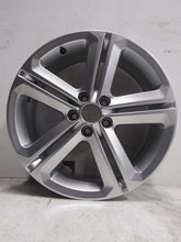 Load image into Gallery viewer, 1x Alufelge 17 Zoll 7.0&quot; 5x100 46ET 6RO601025AA VW Polo Rim Wheel