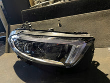 Laden Sie das Bild in den Galerie-Viewer, Frontscheinwerfer Mercedes-Benz Cls A2579068400 LED Rechts oder Links