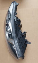 Laden Sie das Bild in den Galerie-Viewer, Frontscheinwerfer Hyundai I30 Kombi I 92102-A6020 Rechts Scheinwerfer Headlight SCH8601155721ac