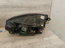 Load image into Gallery viewer, Frontscheinwerfer Audi A6 C6 4F0941029EA Xenon Ein Stück (Rechts oder Links) SCH9117036489am