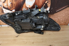 Laden Sie das Bild in den Galerie-Viewer, Frontscheinwerfer Mercedes-Benz Vito W447 A4479069700 LED Rechts oder Links