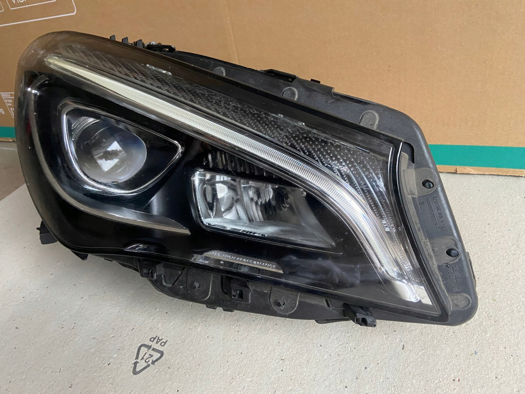 Frontscheinwerfer Mercedes-Benz Cla C117 A1178206861 Rechts Headlight SCH8612328367wp