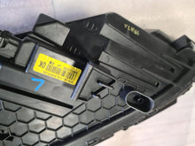 Load image into Gallery viewer, Frontscheinwerfer Hyundai I30 92101G4100 Links Scheinwerfer Headlight SCH8246640788do