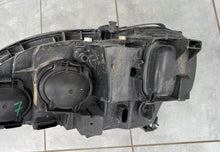 Load image into Gallery viewer, Frontscheinwerfer Mercedes-Benz W220 A2208202461 Rechts Scheinwerfer Headlight SCH8563348094sa