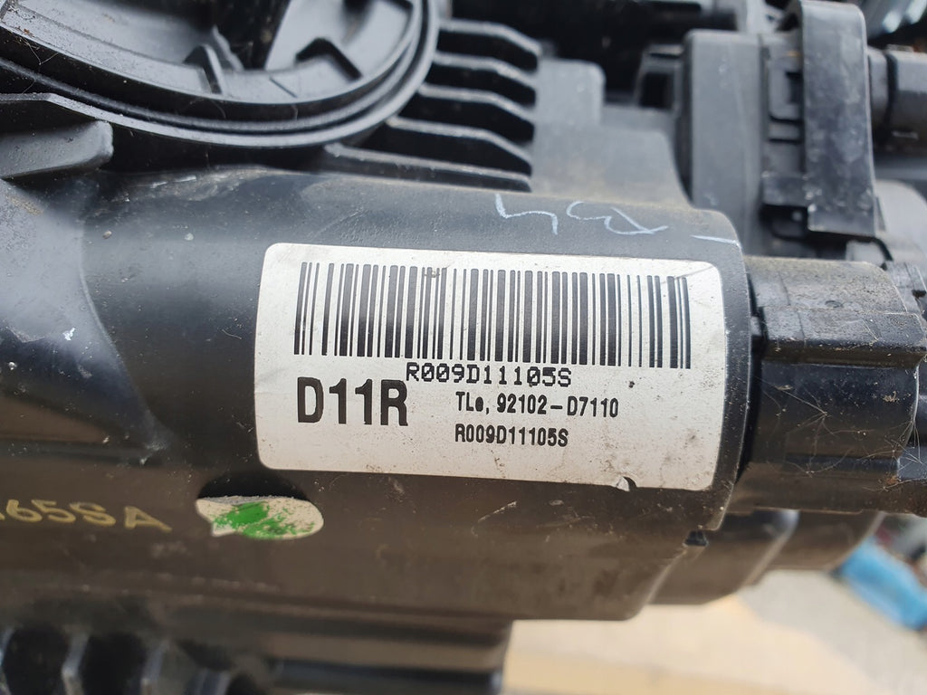 Frontscheinwerfer Hyundai Tucson 92101-D7110 Ein Stück (Rechts oder Links)