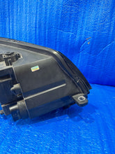 Laden Sie das Bild in den Galerie-Viewer, Frontscheinwerfer VW Touran 1T1941005H LED Links Scheinwerfer Headlight