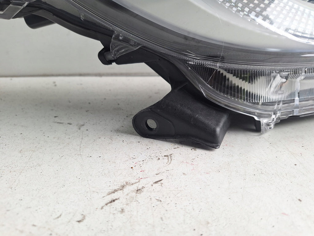 Frontscheinwerfer Toyota Yaris LED Rechts Scheinwerfer Headlight