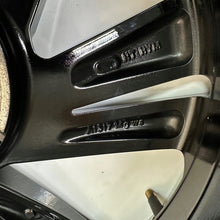 Laden Sie das Bild in den Galerie-Viewer, 1x Alufelge 18 Zoll 7.0&quot; 5x100 39ET Glanz Schwarz 2GM601025H Vw Rim Wheel