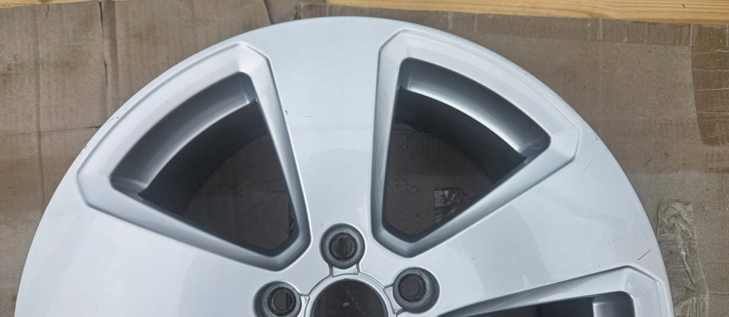 1x Alufelge 17 Zoll 7.5" 5x112 43ET Glanz Silber 8V0601025P Audi A3 Rim Wheel FEL6702960535mp