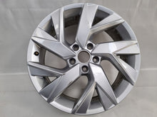 Laden Sie das Bild in den Galerie-Viewer, 1x Alufelge 18 Zoll 7.0" 5x112 43ET Glanz Silber 5NA601025AD VW Tiguan Rim Wheel FEL2156087883go
