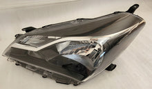 Load image into Gallery viewer, Frontscheinwerfer Toyota Yaris Links Scheinwerfer Headlight