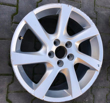 Laden Sie das Bild in den Galerie-Viewer, 1x Alufelge 17 Zoll 7.0&quot; 5x108 50ET Matt Silber 31341738 Volvo S60 V60 V70