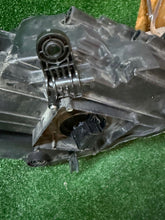 Load image into Gallery viewer, Frontscheinwerfer Seat Ateca 576941007D Links Scheinwerfer Headlight SCH2133573657ib