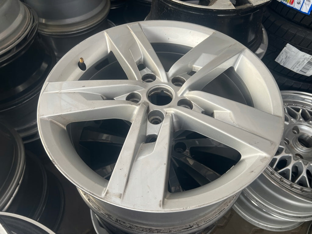 1x Alufelge 17 Zoll 7.0" 5x112 49ET Glanz Silber 5F0601025 Seat Leon Rim Wheel FEL5479205060ni