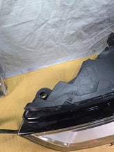 Laden Sie das Bild in den Galerie-Viewer, Frontscheinwerfer Audi A3 8V0941043E Xenon Links Scheinwerfer Headlight