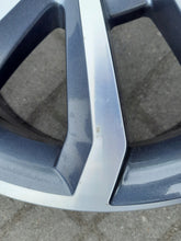 Load image into Gallery viewer, 1x Alufelge 17 Zoll 7.0" 5x112 49ET Glanz Grau 5E0601025BC Mg Octavia I FEL7849444106xx