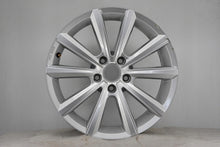 Load image into Gallery viewer, 1x Alufelge 17 Zoll 7.0&quot; 5x112 38ET Glanz Silber 3G8071497 VW Arteon Rim Wheel