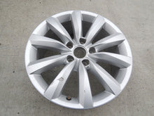 Load image into Gallery viewer, 1x Alufelge 17 Zoll 7.0" 5x114.3 43ET Matt Silber 5N0801025AH VW Tiguan FEL7991986159ga