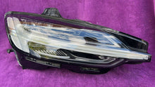 Load image into Gallery viewer, Frontscheinwerfer Volvo S60 II V60 32347007 Full LED Rechts Headlight SCH4507038205rv