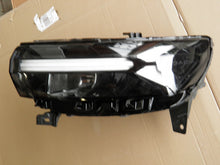 Laden Sie das Bild in den Galerie-Viewer, Frontscheinwerfer Dacia Duster 260603515R Links Scheinwerfer Headlight SCH7316671511is