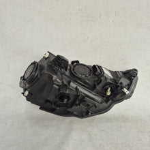 Load image into Gallery viewer, Frontscheinwerfer Audi A3 8V0941005 Xenon Ein Stück (Rechts oder Links)
