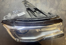 Laden Sie das Bild in den Galerie-Viewer, Frontscheinwerfer Jeep Grand Cherokee Wk2 55112926AC LED Rechts Headlight SCH2067828988ws