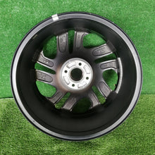 Laden Sie das Bild in den Galerie-Viewer, 1x Alufelge 17 Zoll 6.5" 4x100 40ET 403005727R Renault Clio IV Captur I FEL6146877349bj