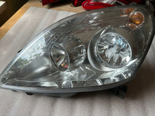 Laden Sie das Bild in den Galerie-Viewer, Frontscheinwerfer Opel Zafira B 0301214605 Links Scheinwerfer Headlight