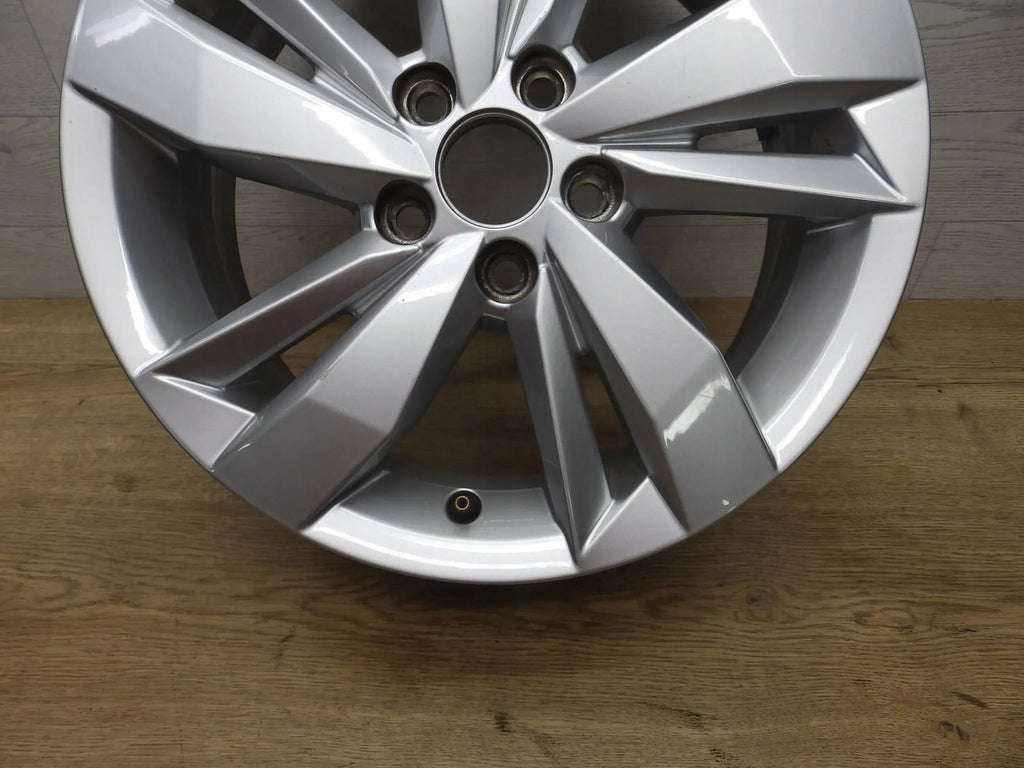 1x Alufelge 15 Zoll 5.5" 5x100 40ET 2G0601025 VW Polo Rim Wheel