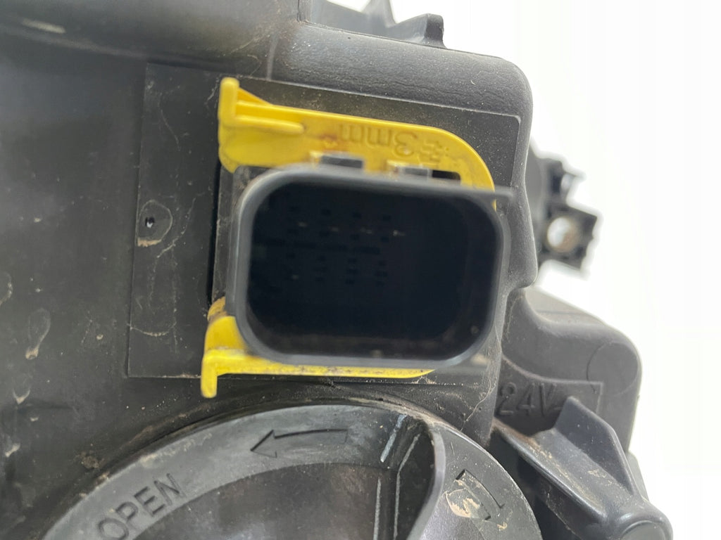 Frontscheinwerfer Mercedes-Benz A9608202739 Ein Stück (Rechts oder Links) SCH8030927656ic