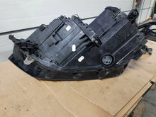 Load image into Gallery viewer, Frontscheinwerfer VW Golf VII Sportsvan 517941006B Rechts Scheinwerfer Headlight SCH5873679041ju