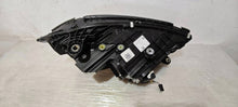 Laden Sie das Bild in den Galerie-Viewer, Frontscheinwerfer Mercedes-Benz W206 A2069068104 LED Links Headlight SCH6377603250qi