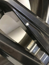 Laden Sie das Bild in den Galerie-Viewer, 1x Alufelge 18 Zoll 5A1E212 BMW I4 Rim Wheel FEL6081059322yw