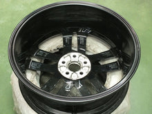 Laden Sie das Bild in den Galerie-Viewer, 1x Alufelge 18 Zoll 7.0&quot; 5x100 51ET Glanz Schwarz 6F0601025 Seat Rim Wheel