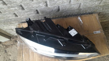 Load image into Gallery viewer, Frontscheinwerfer VW Touran 5TB941082DD Rechts Scheinwerfer Headlight SCH3801096814ei