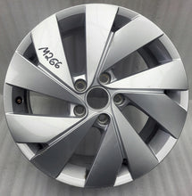 Load image into Gallery viewer, 1x Alufelge 17 Zoll 6.5" 5x112 46ET Glanz Silber 5H0601025B VW Golf Rim Wheel FEL5570556841fj