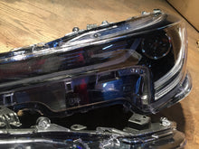 Laden Sie das Bild in den Galerie-Viewer, Frontscheinwerfer Toyota Corolla Ein Stück (Rechts oder Links) Headlight