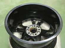 Laden Sie das Bild in den Galerie-Viewer, 1x Alufelge 18 Zoll 8.5&quot; 5x112 29ET Glanz Silber 8T0601025G Audi Rim Wheel