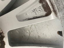 Laden Sie das Bild in den Galerie-Viewer, 1x Alufelge 16 Zoll 6.0" 5x100 38ET Glanz Silber 658601025B Skoda Kamiq FEL5620622617me