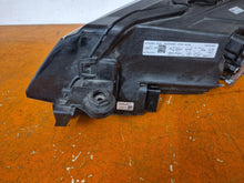 Laden Sie das Bild in den Galerie-Viewer, Frontscheinwerfer Skoda Superb III 3V1941016D Rechts Scheinwerfer Headlight SCH3518312696nr