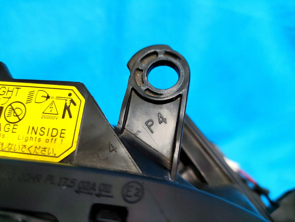 Frontscheinwerfer Toyota Auris 81110-02540 89901955 Xenon Rechts Headlight